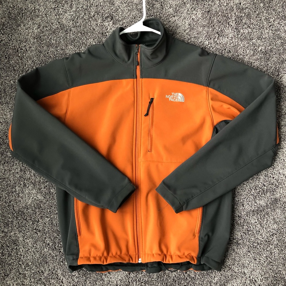 ❌SOLD❌Men’s soft shell North Face Jacket